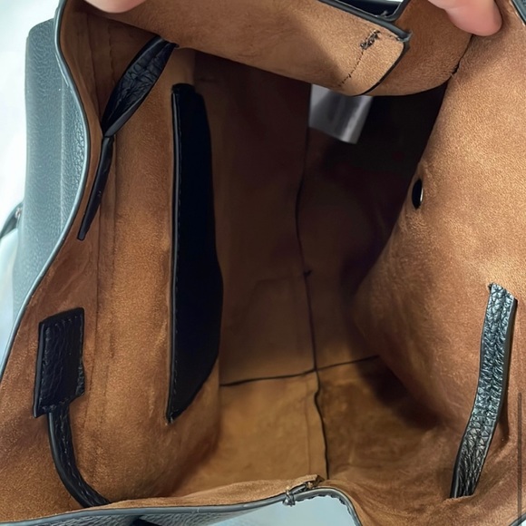 Minimalist backpack - Picture 10 of 10